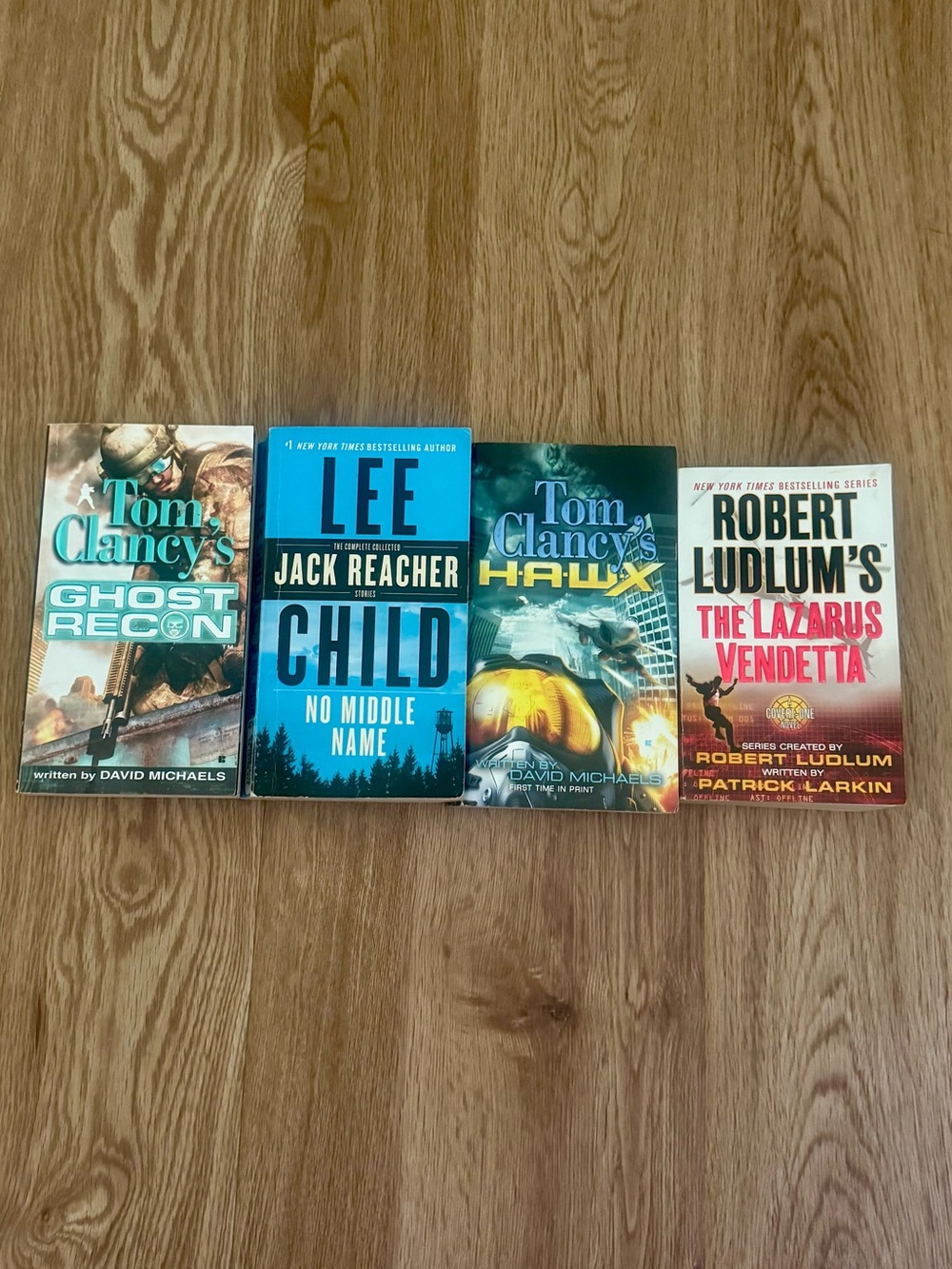 Tom Clancy, Lee Child, Robert Ludlum 4 Thriller Paperback Book Bundle - Picture 7 of 7